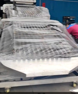 Quatro modelos Máquina automática de classificação de peixe e dimensionamento Pequeno croaker alto estável